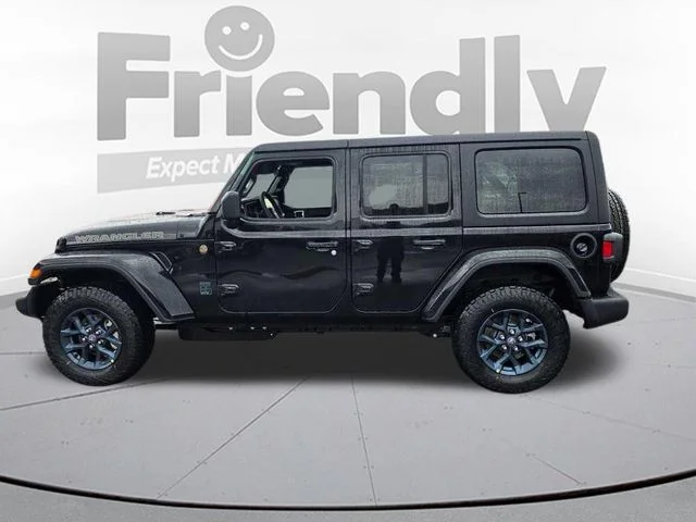 New 2026 Black Clear-Coat Exterior Paint Jeep 85th Anniversary Edition image 8