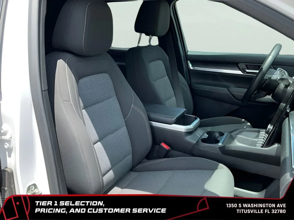 Used 2025 Summit White GMC Elevation image 11