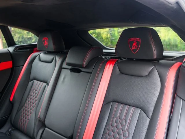 Used 2025  Lamborghini SE image 48
