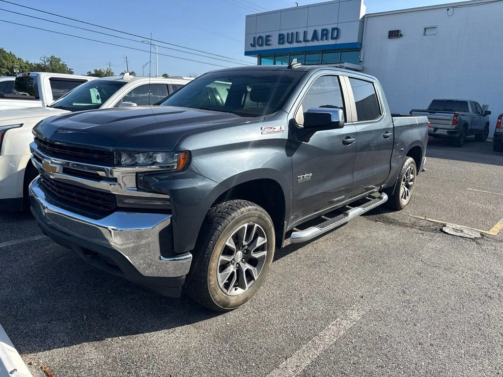 Used 2020 Gray Chevrolet LT image 1