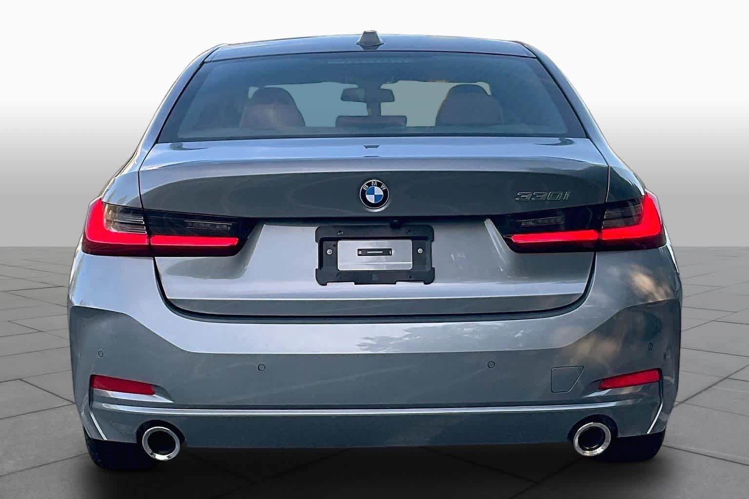 Used 2023 Skyscraper Grey Metallic BMW 330i image 4