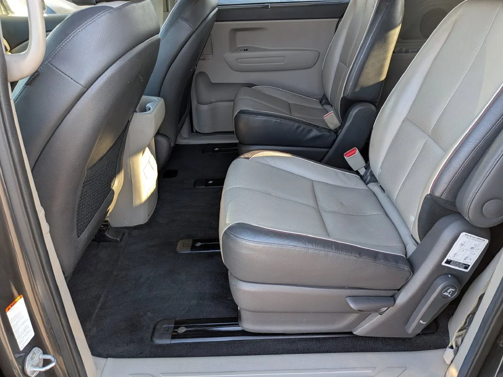 Used 2018 Platinum Graphite Kia LX image 20