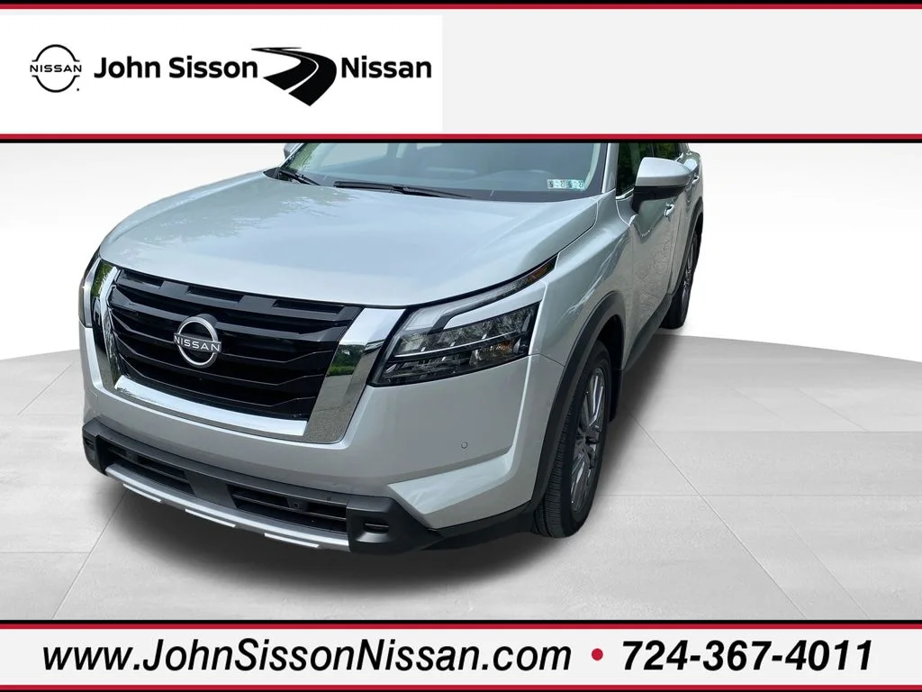 2025 Nissan Pathfinder SL 4WD's photo