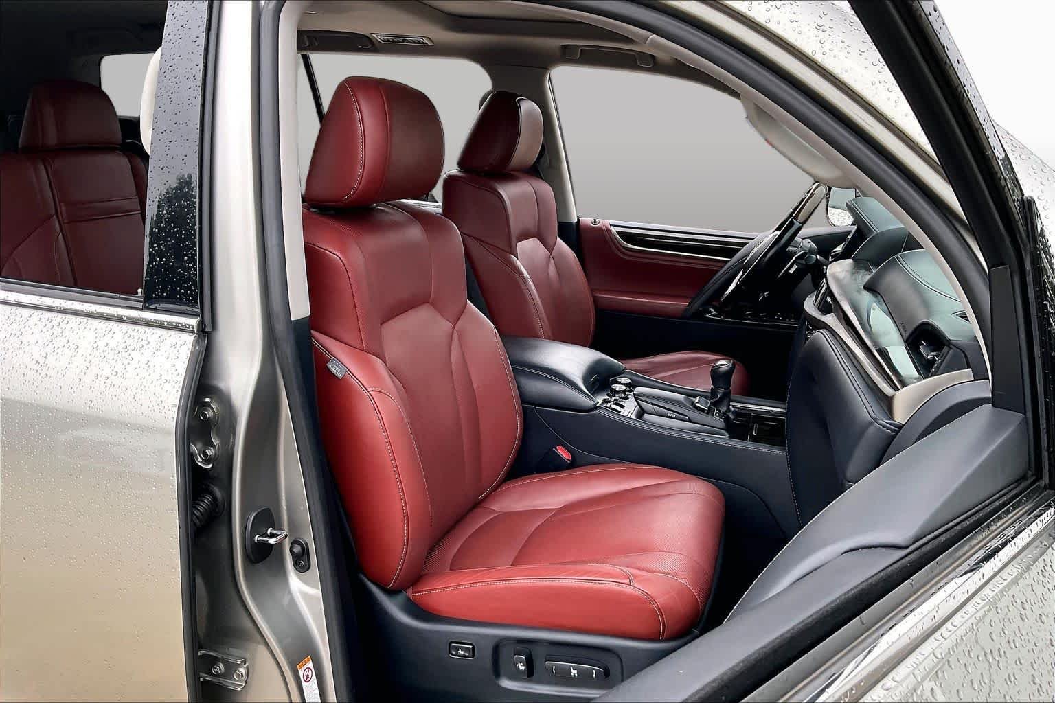 Used 2019 Atomic Silver Lexus  image 8