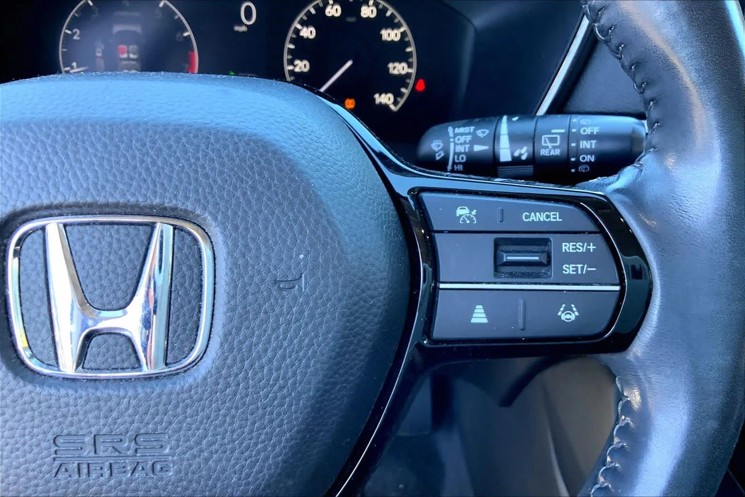 Used 2024 Platinum White Pearl Honda EX-L image 25