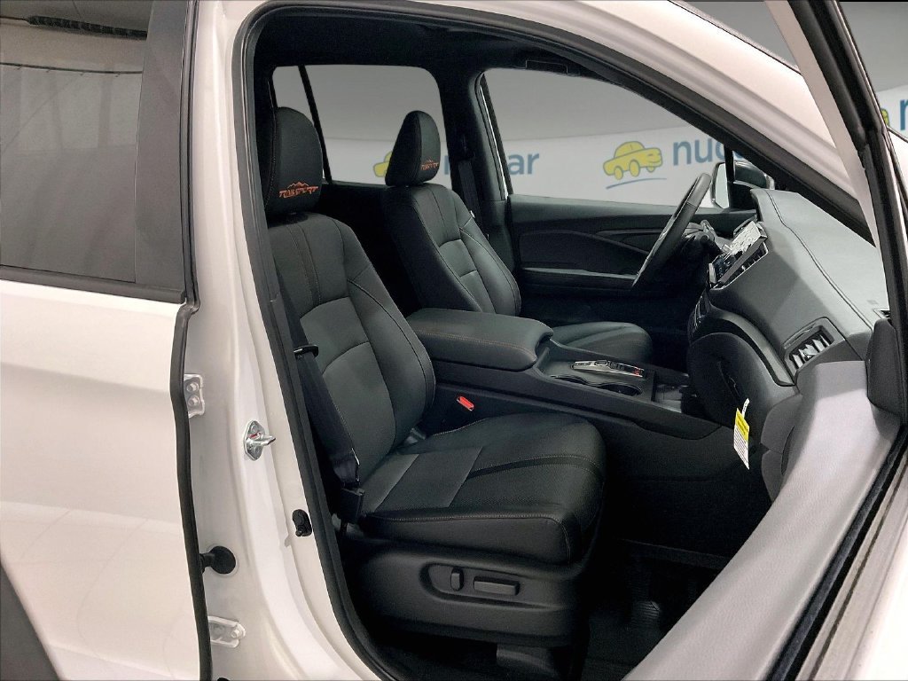 Used 2025 White Honda TrailSport+ image 11