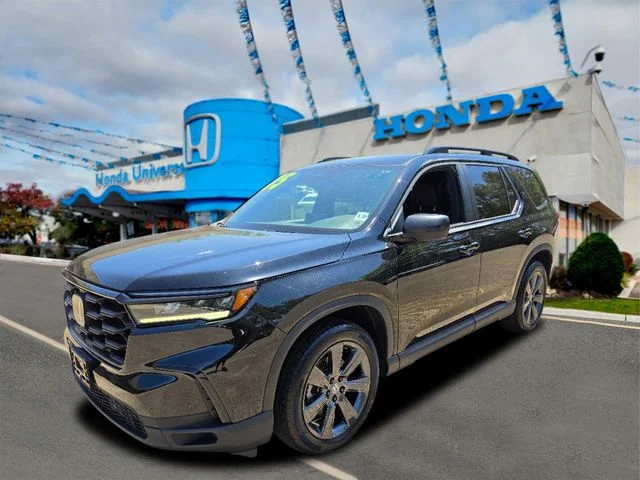 2025 Honda Pilot Sport AWD's photo