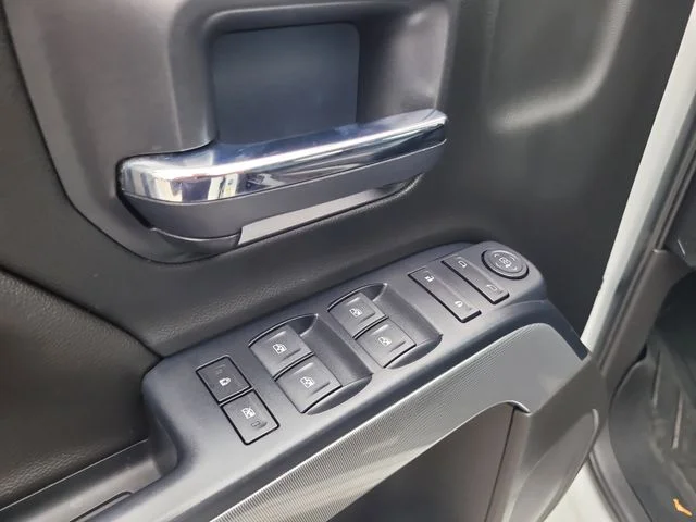 Used 2018 White Chevrolet LT image 17
