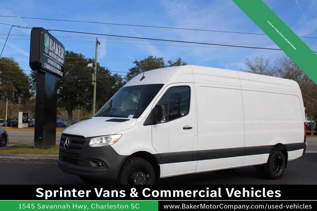 2025 Mercedes-Benz Sprinter 4500 170 WB HO High Roof's photo