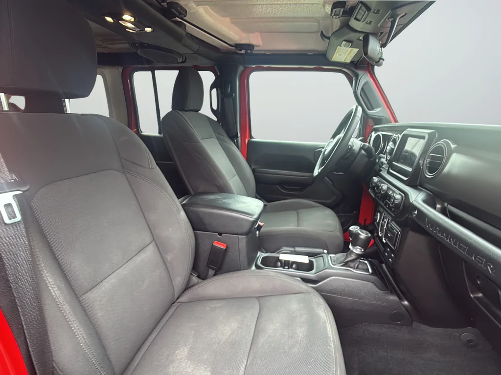 Used 2023 Red Jeep Sport S image 28