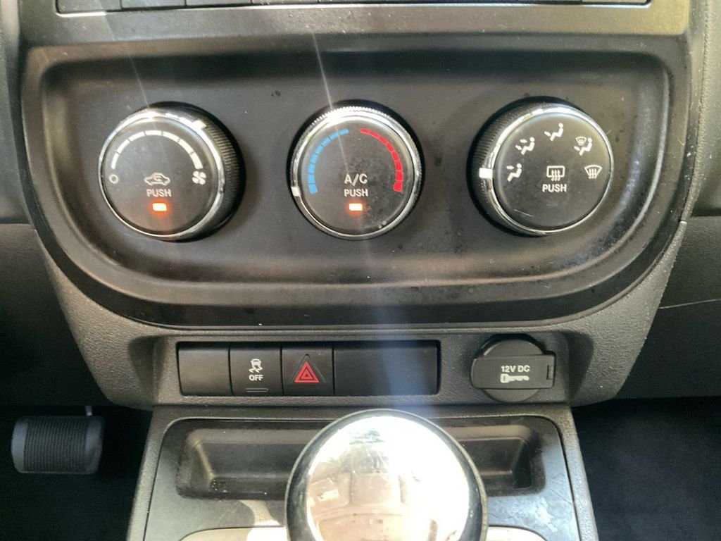 Used 2016 Green Jeep Sport image 24
