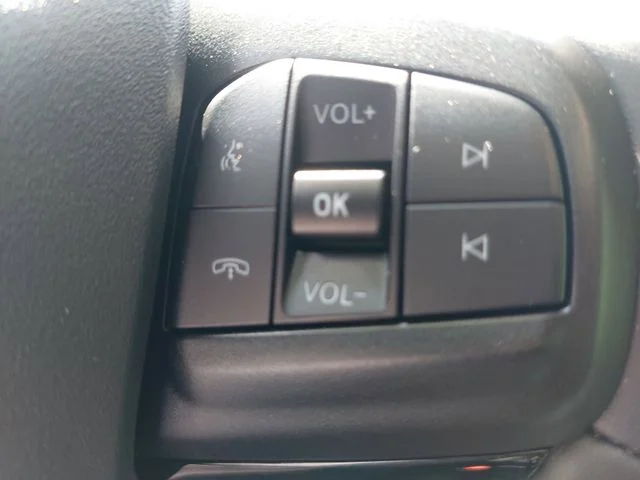 Used 2025 Blue Ford Select image 18