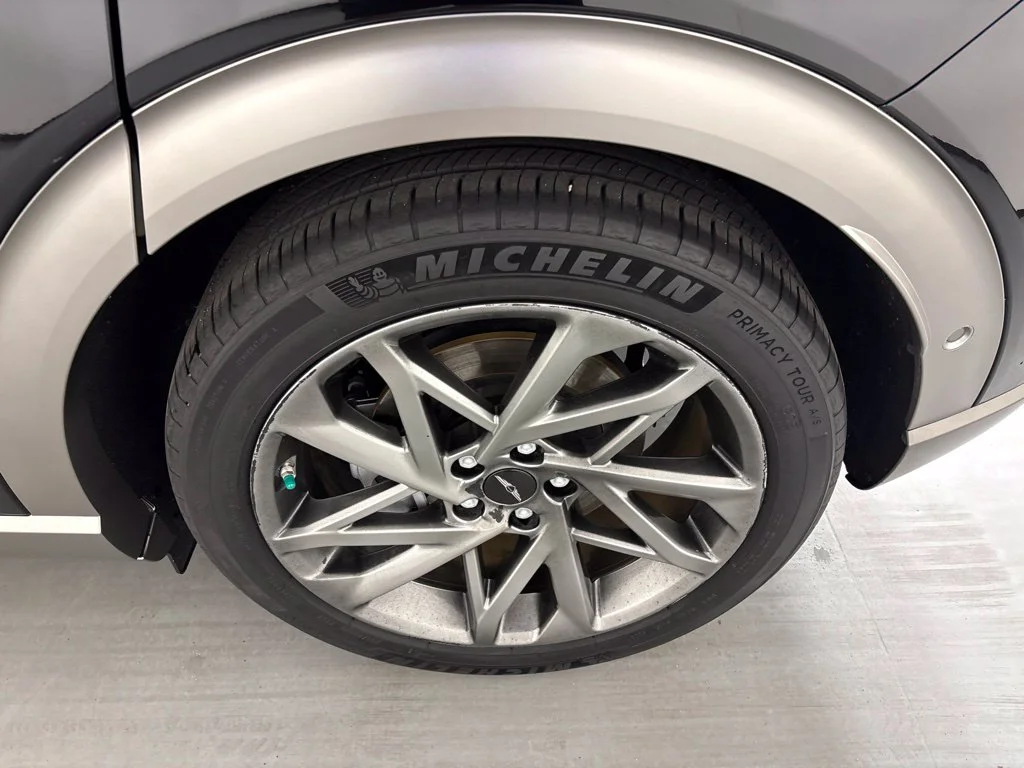 Used 2023 Black Genesis Advanced image 11