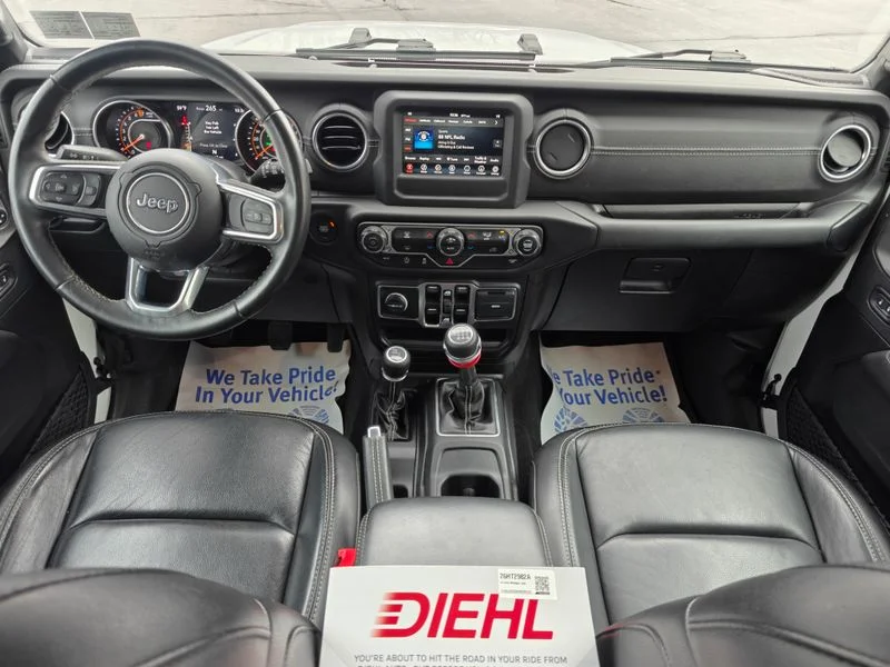Used 2019 White Jeep Unlimited Sahara image 21