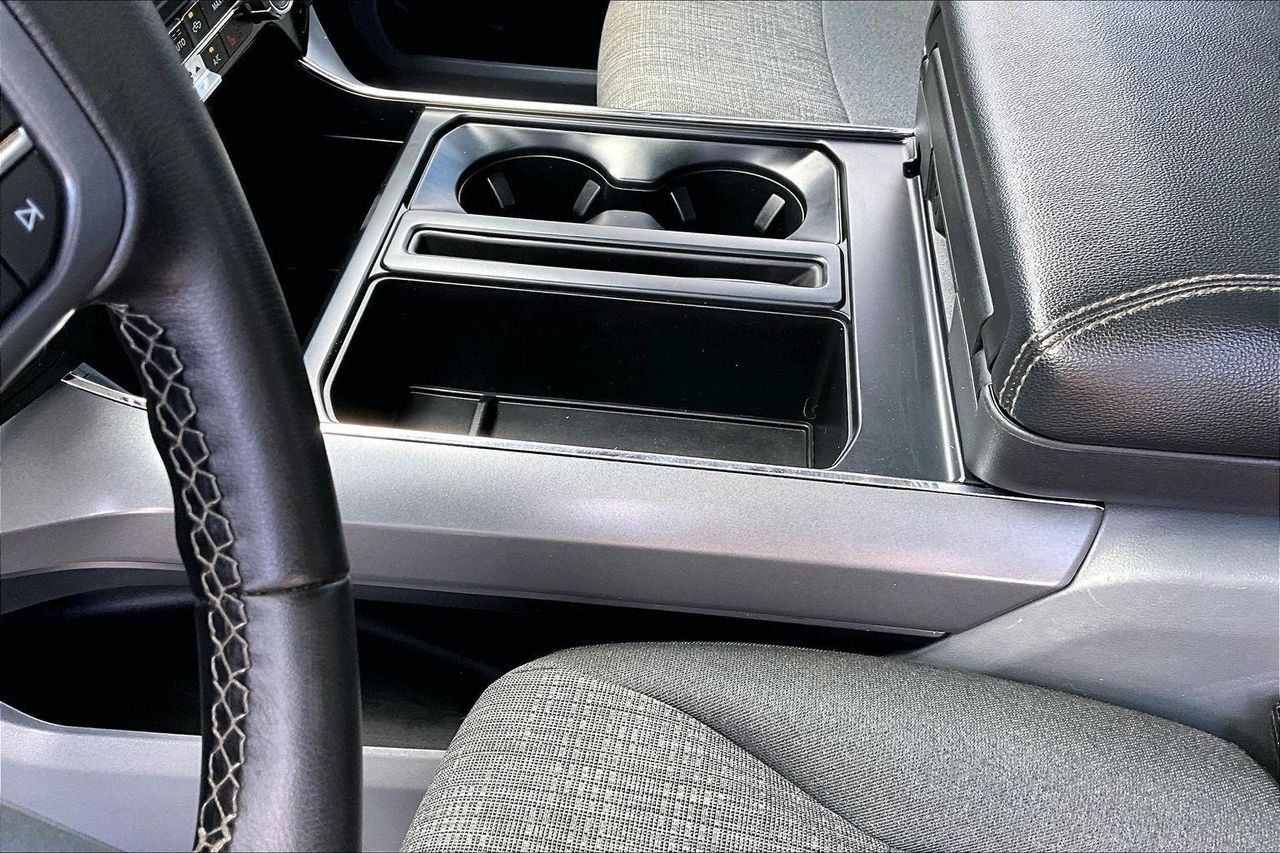 Used 2023 Agate Black Metallic Ford XLT image 21