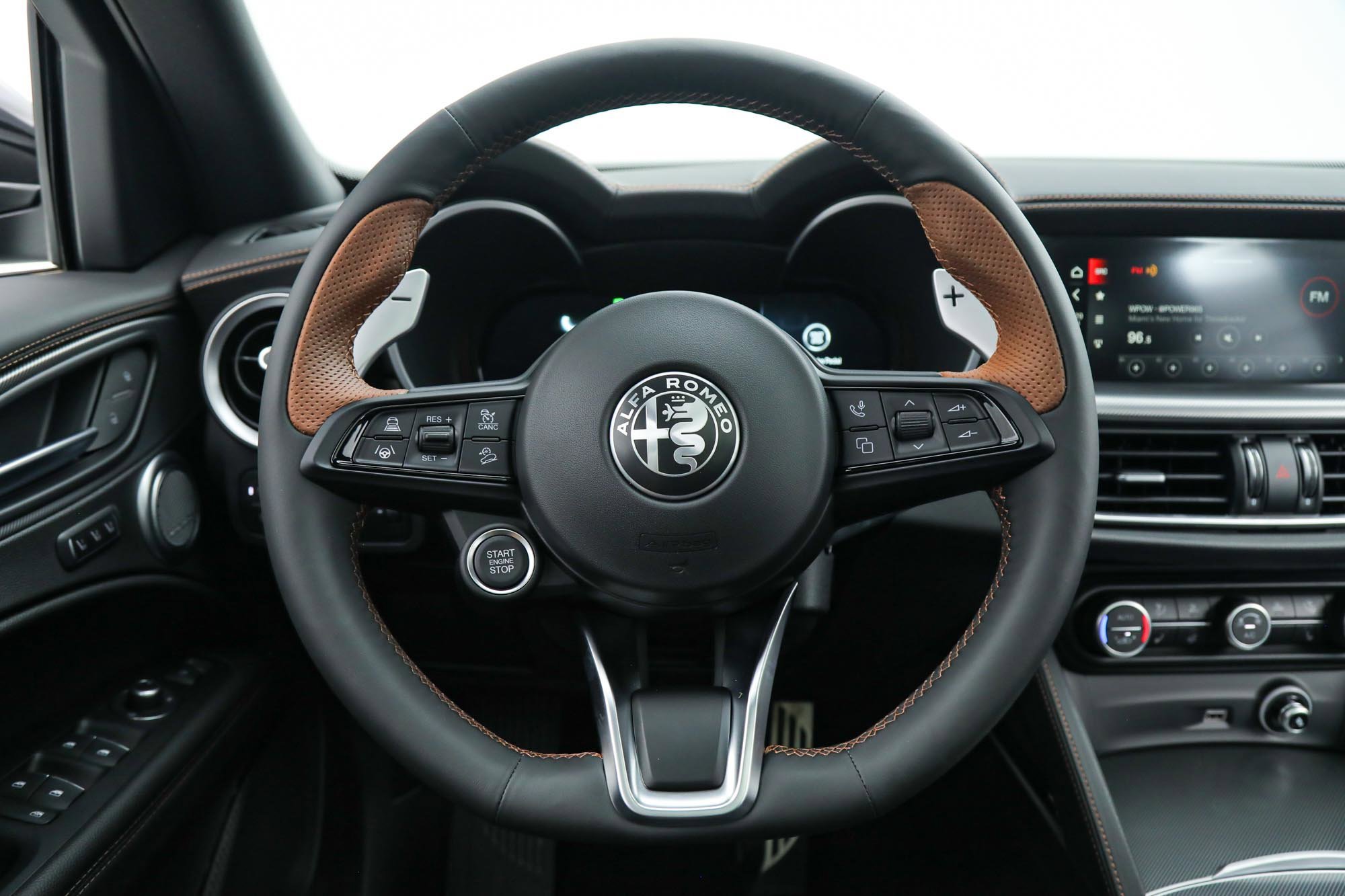2025 Alfa Romeo Stelvio Intensa - Photo 16