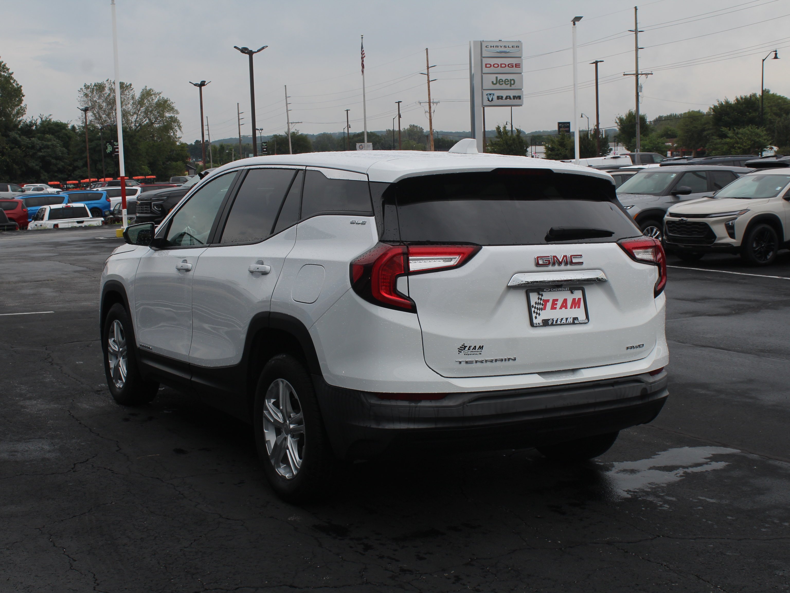 2024 GMC Terrain SLE - Photo 7