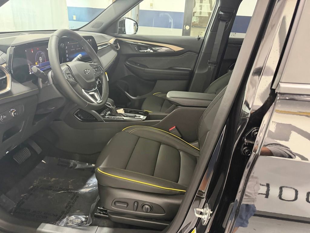 New 2026 Mosaic Black Metallic Chevrolet ACTIV image 27