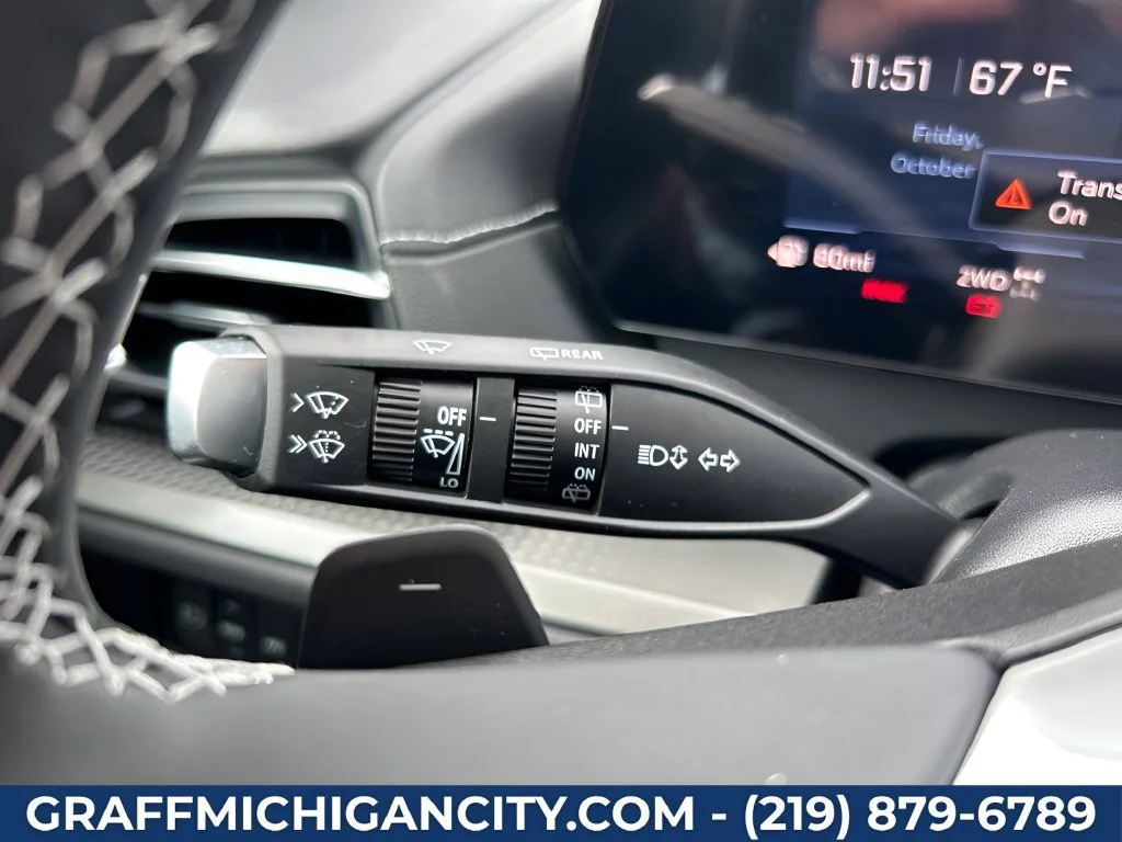 New 2027 Summit White Chevrolet LT image 18