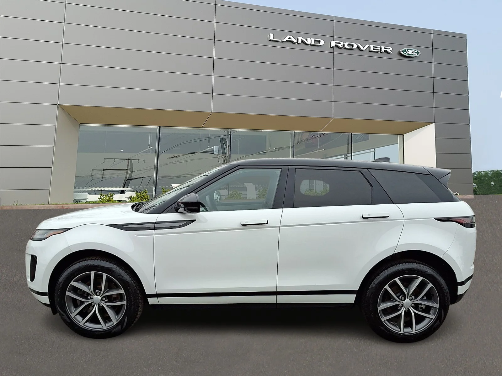 Certified Used 2026 Fuji White - 1AA Land Rover Core S image 6