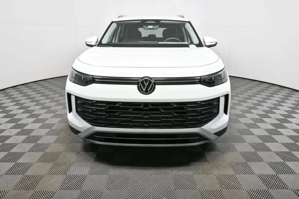 New 2026 Pure White Volkswagen SE image 32