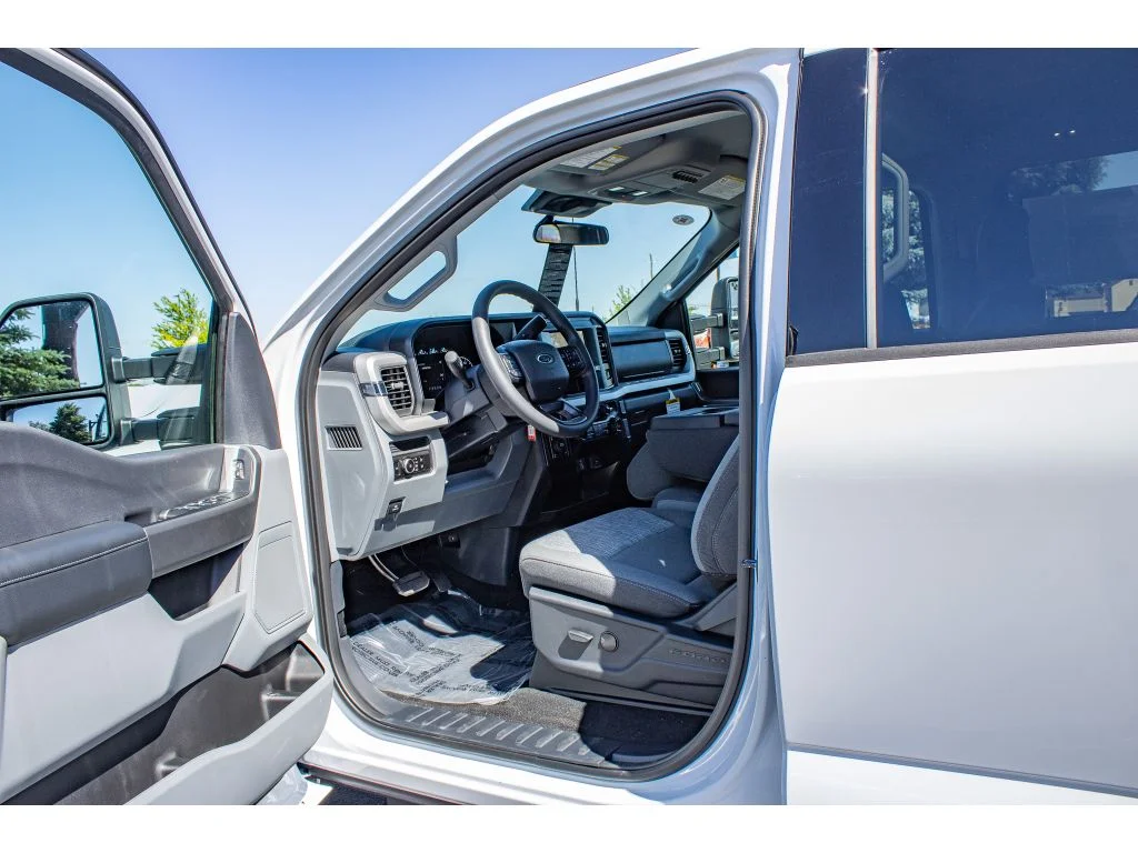 New 2026 OXFORD WHITE Ford XLT image 26