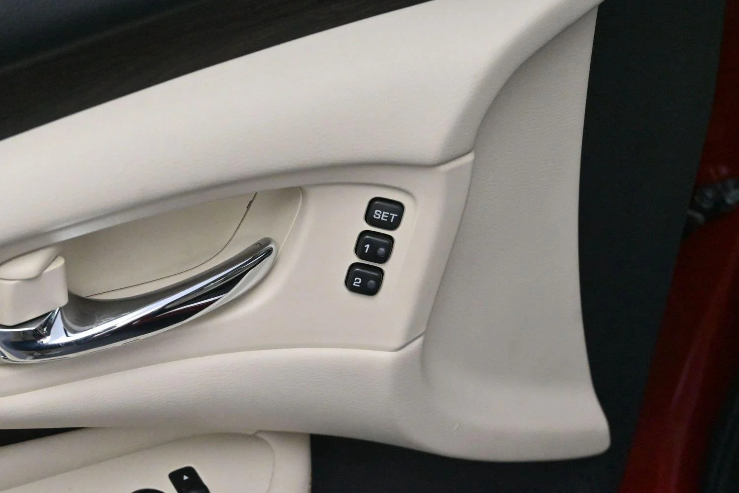 Used 2023 Scarlet Ember Tintcoat Nissan Platinum image 10