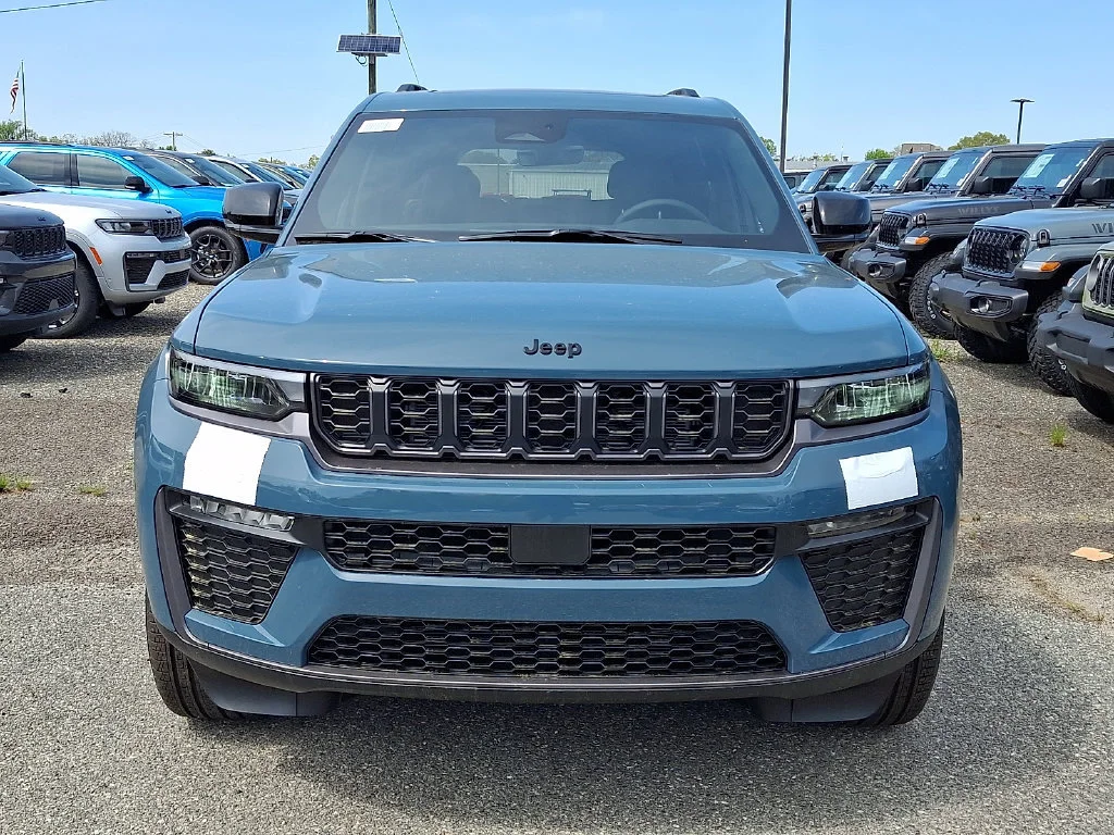 New 2026 Steel Blue Exterior Paint Jeep Limited image 2