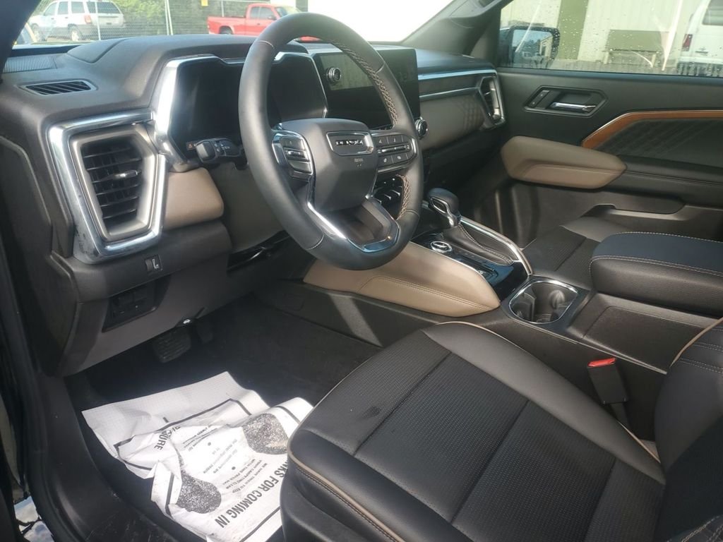 Used 2025 Onyx Black GMC Denali image 6
