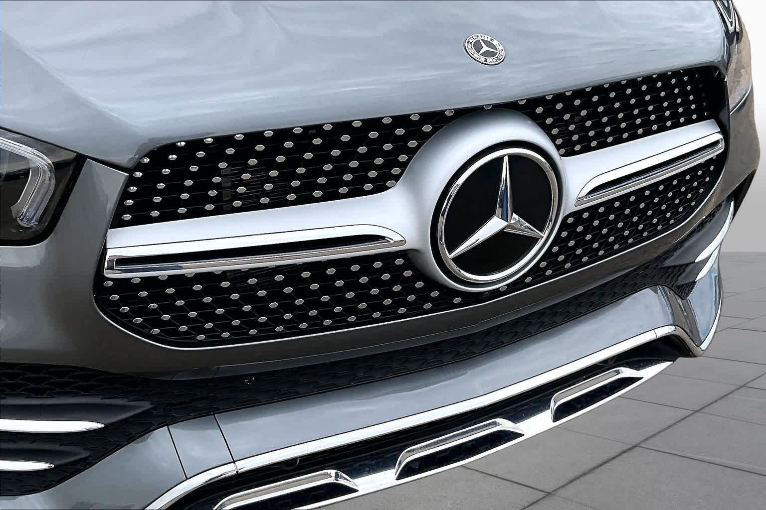 Used 2023 Selenite Grey Metallic Mercedes-Benz GLE 450 image 27