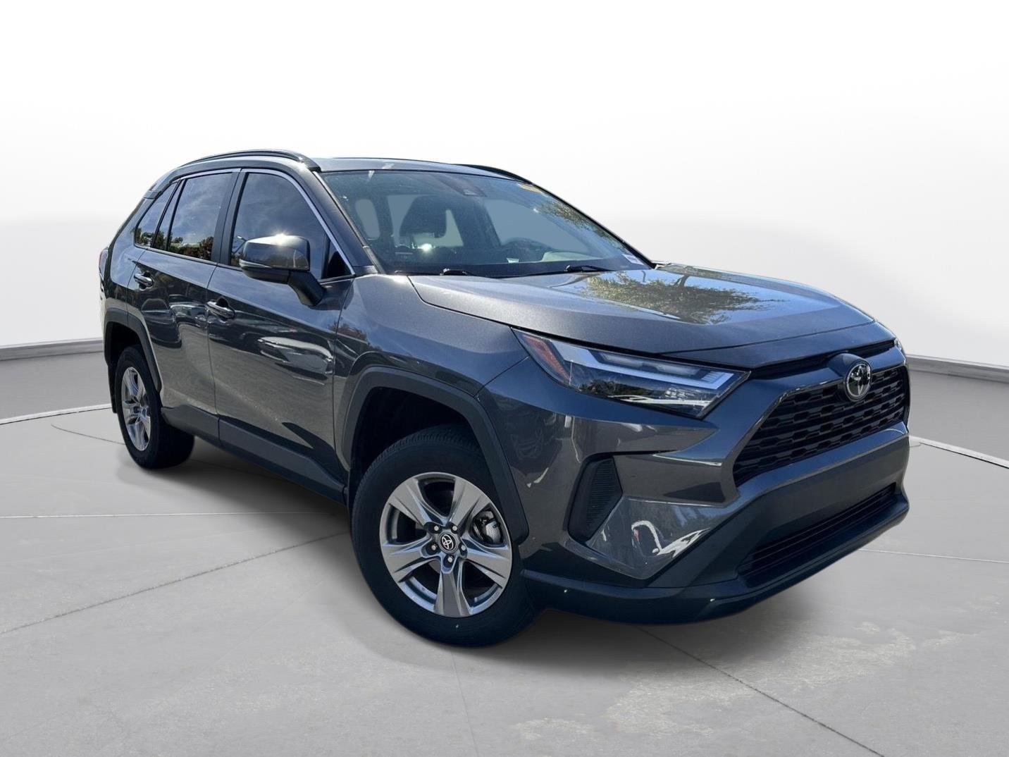 Certified Used 2025 Magnetic Gray Metallic Toyota XLE image 4