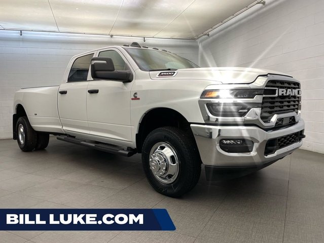 2026 RAM 3500 2026 RAM 3500 Tradesman DRW Crew Cab