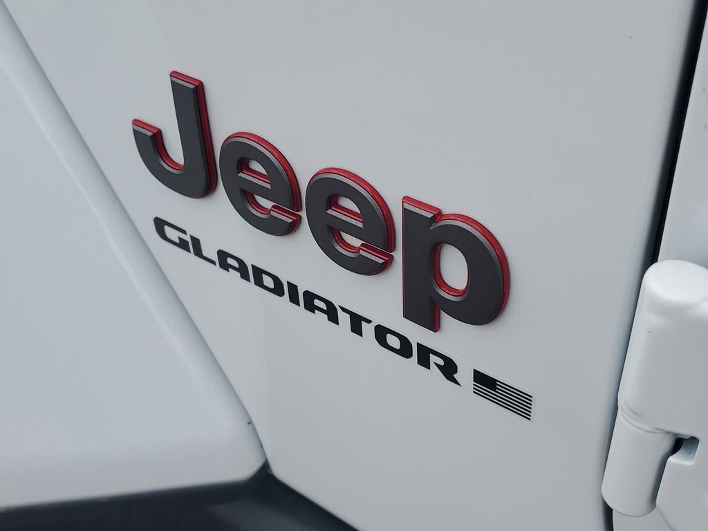 New 2026 Bright White Clear-Coat Exterior Paint Jeep Rubicon image 5