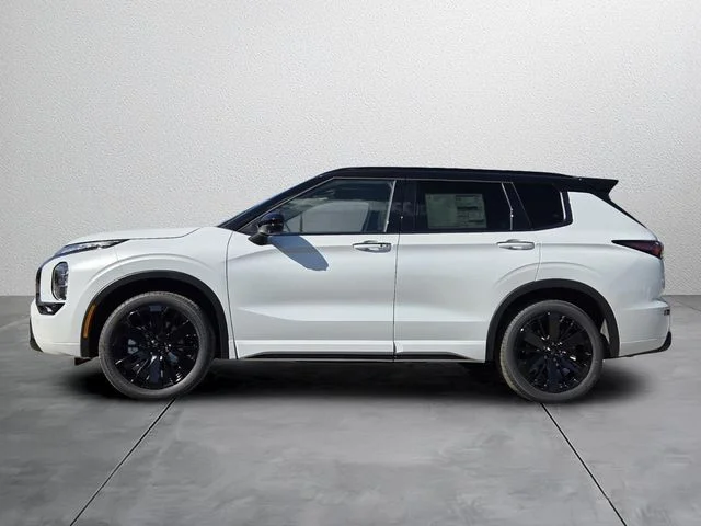 New 2026 White Mitsubishi BLACK EDITION 2WD image 3