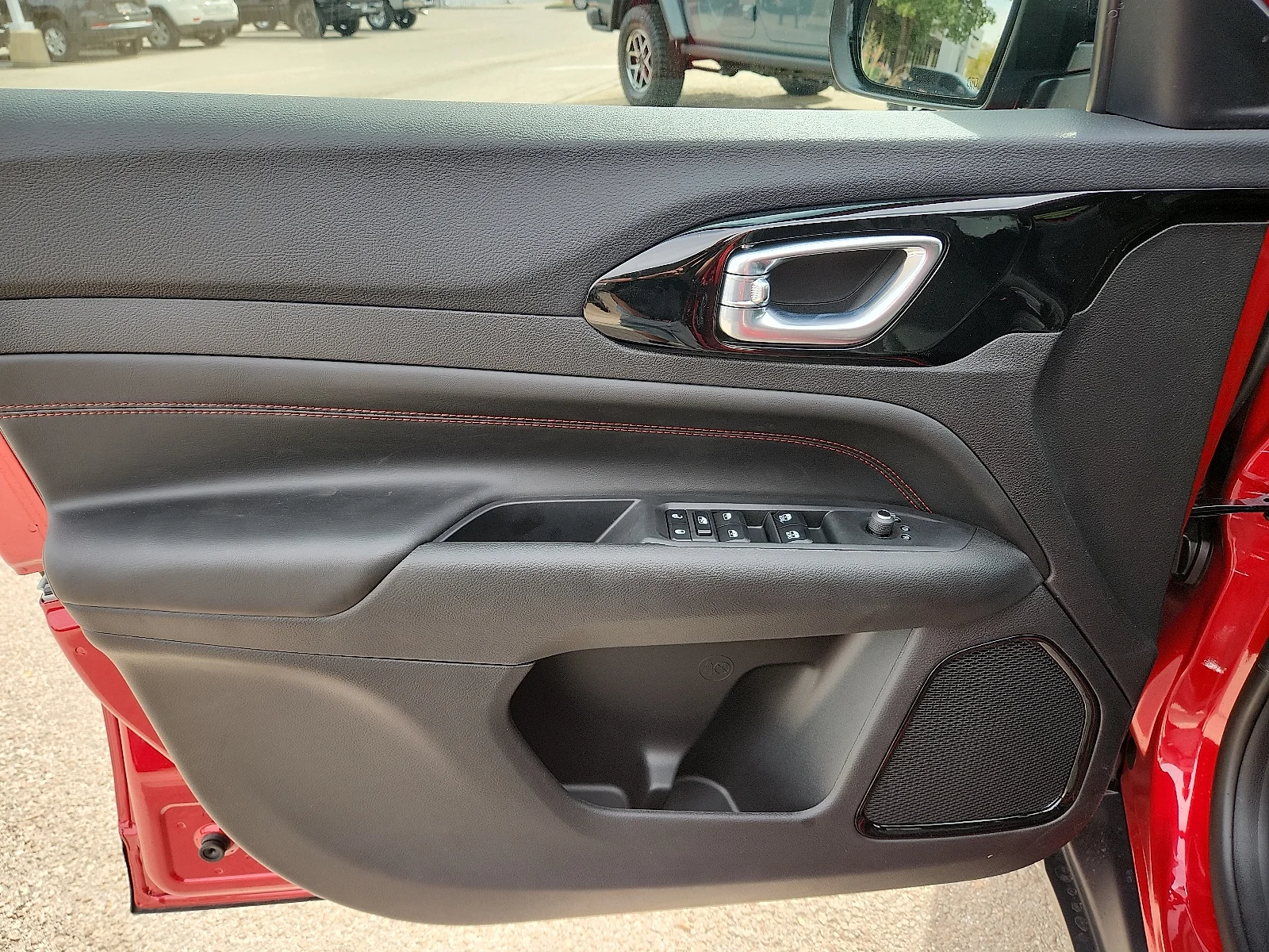New 2027 Red Hot Pearl-Coat Paint Jeep TRAILHAWK 4X4 image 12
