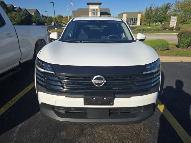 Used 2025 White Nissan SV image 26