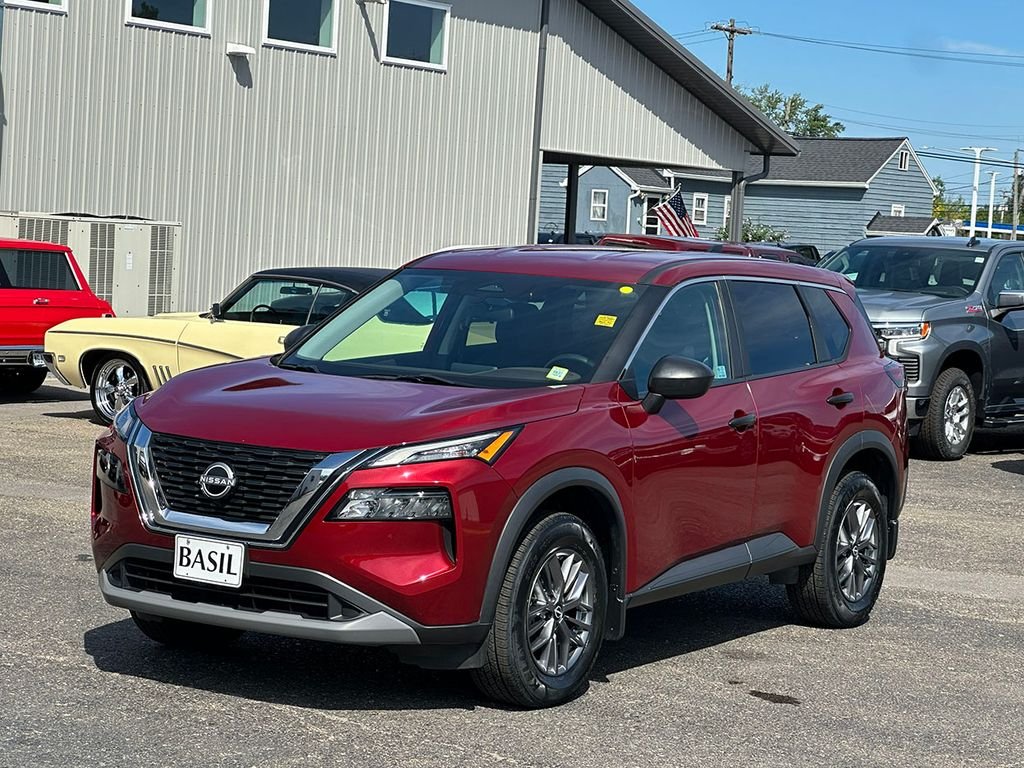 Used 2023 Red Nissan S image 8