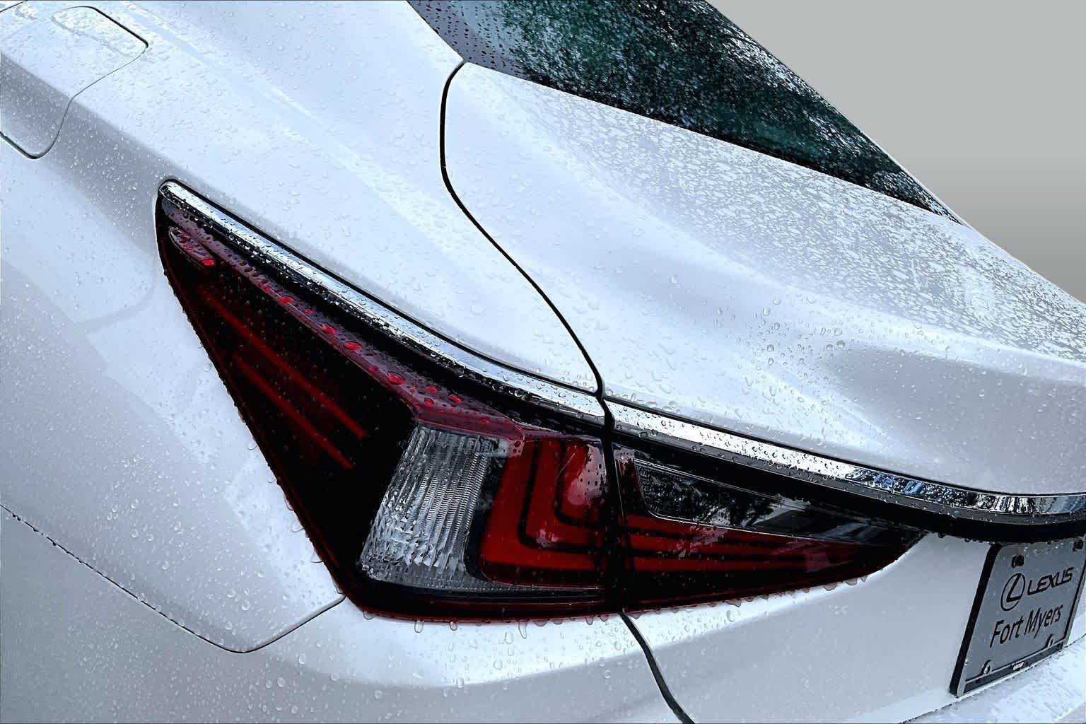Used 2025 Eminent White Pearl Lexus  image 29