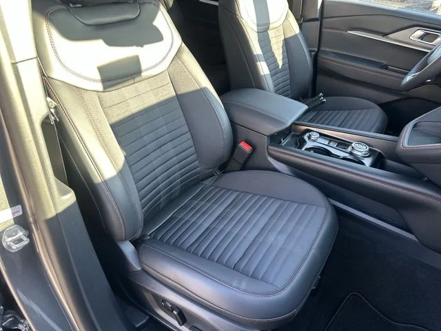 New 2026 Carbonized Gray Metallic Ford ST-Line image 27