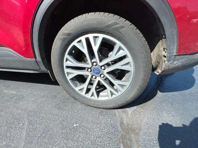Used 2020 Red Metallic Ford SEL image 11