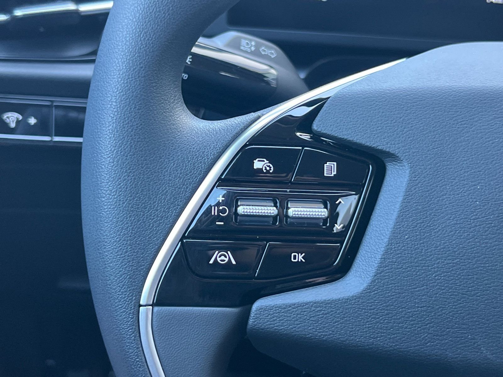 New 2026 Interstellar Gray Kia LX image 24