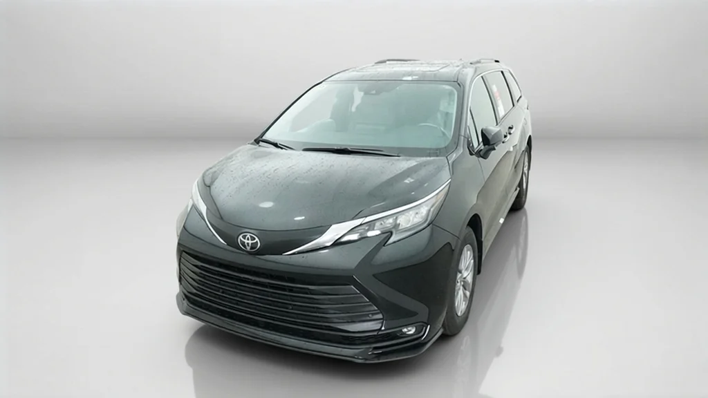 New 2026 Midnight Black Metallic Toyota XLE image 10