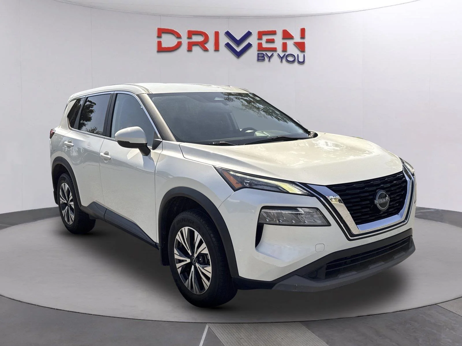 Used 2023 Pearl White Tricoat Nissan SV image 1