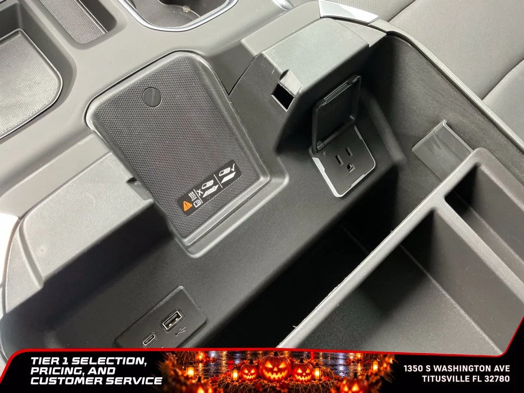 Certified Used 2025 Titanium Rush Metallic GMC SLT image 43