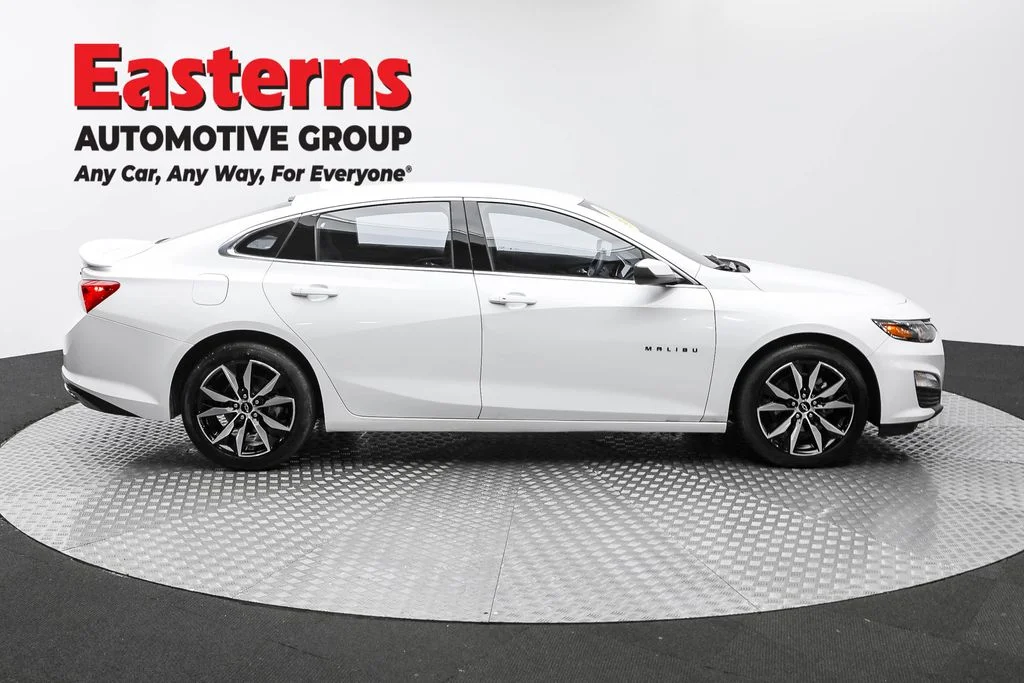 Used 2022 White Chevrolet RS image 4