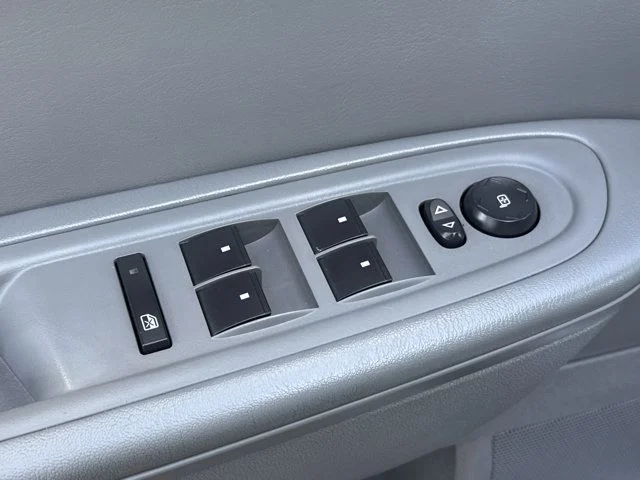 Used 2017 Silver Chevrolet LS image 17