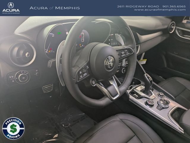2025 Alfa Romeo Giulia Base - Photo 11
