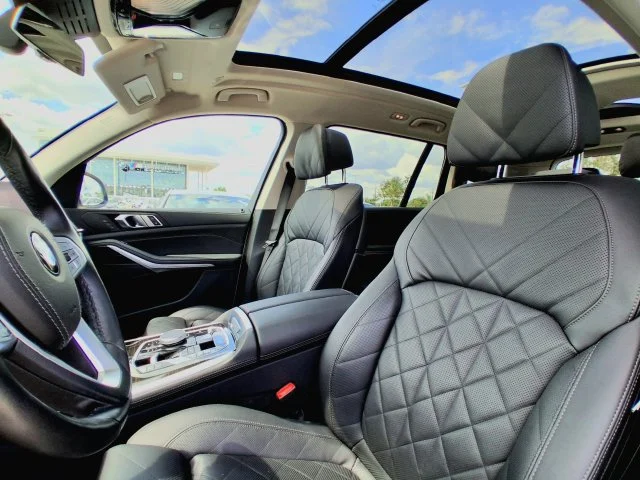 Used 2023 White BMW xDrive40i image 11
