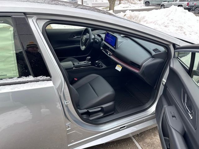 2026 Toyota Prius Plug-in Hybrid XSE - Photo 10