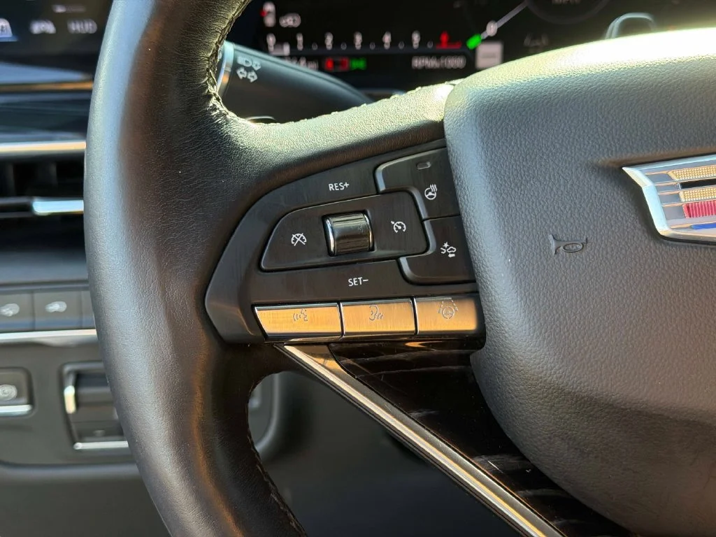 Used 2021 Crystal White Tri-Coat Cadillac Sport image 33